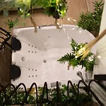 [Via Tribunali–Duomo] Casa con vasca idromassaggio